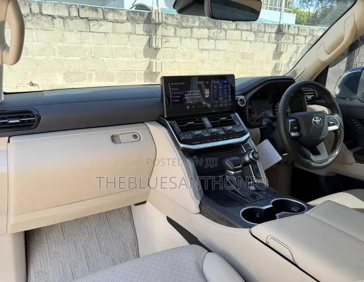 Toyota Land Cruiser 2024 White