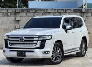 Toyota Land Cruiser 2024 White