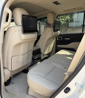 Toyota Land Cruiser 2024 White