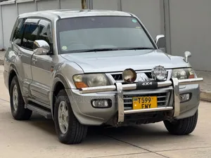 Mitsubishi Pajero 2000