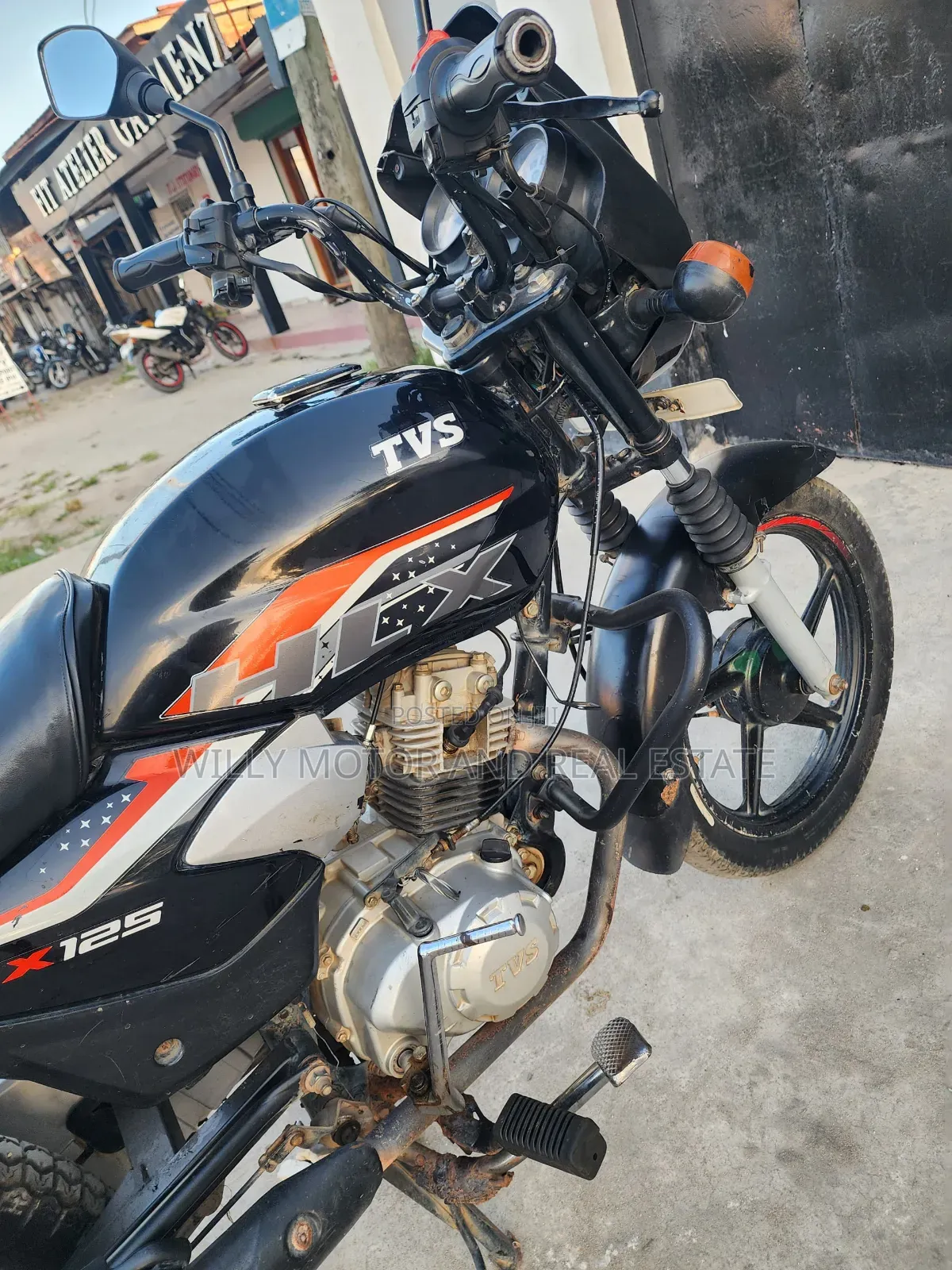 TVS HLX 125 2023 Black