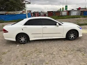 Toyota Crown 2009 White