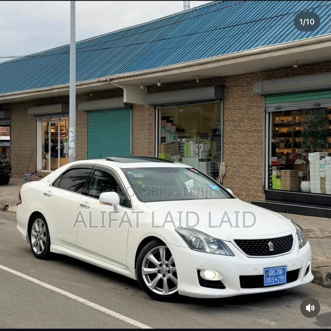 Toyota Crown 2009 White