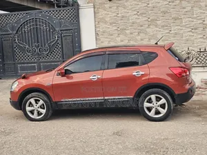 Nissan Dualis 2011 Orange