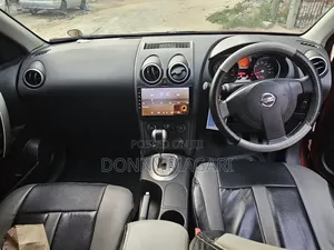 Nissan Dualis 2011 Orange