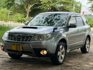 Subaru Forester 2010 Silver