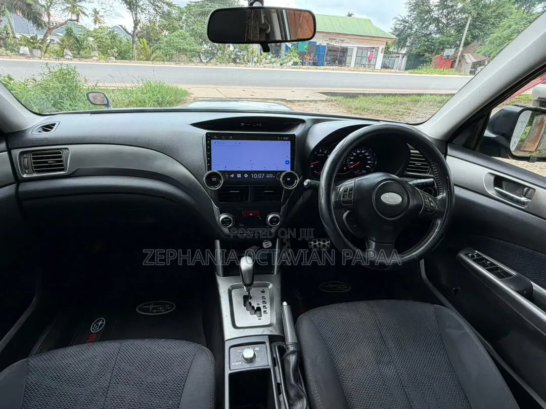 Subaru Forester 2010 Silver