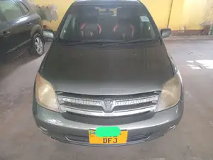 Toyota IST 2005 Gray