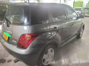 Toyota IST 2005 Gray