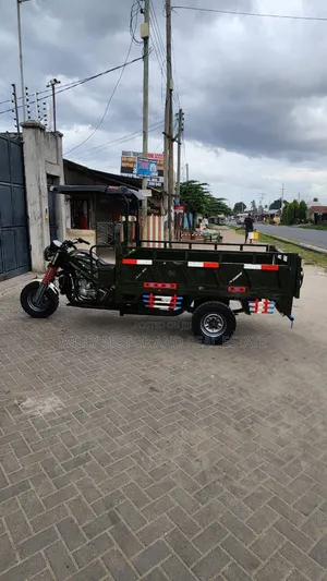 Motorcycle 2022 Green