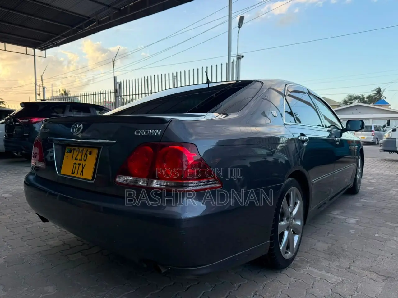 Toyota Crown 2005 Gray