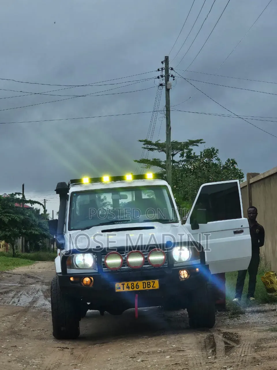Toyota Land Cruiser 2009 White