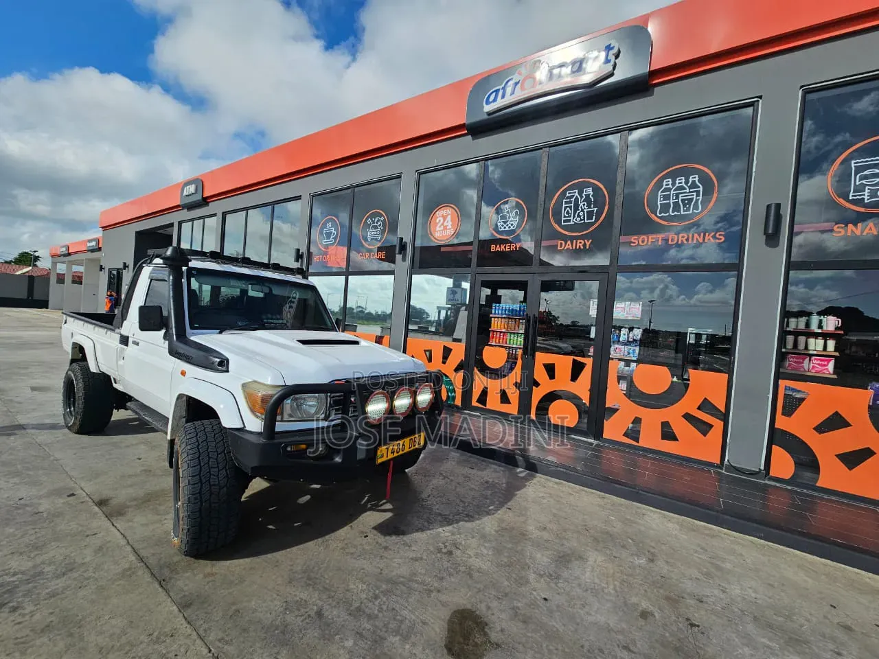 Toyota Land Cruiser 2009 White