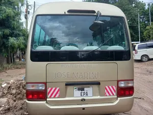 Toyota Coaster 2000 Gold