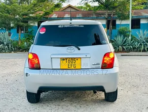 Toyota IST 2003 Beige