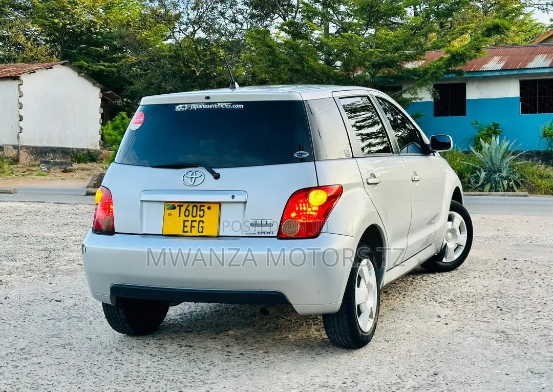 Toyota IST 2003 Beige