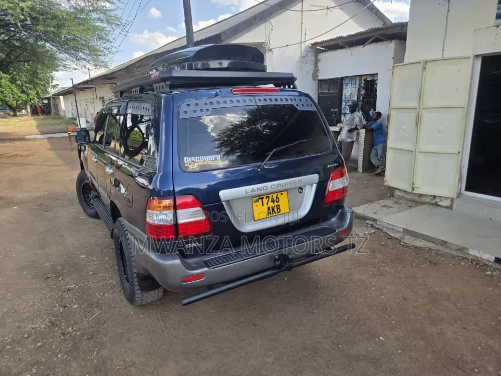 Toyota Land Cruiser 2006 Blue