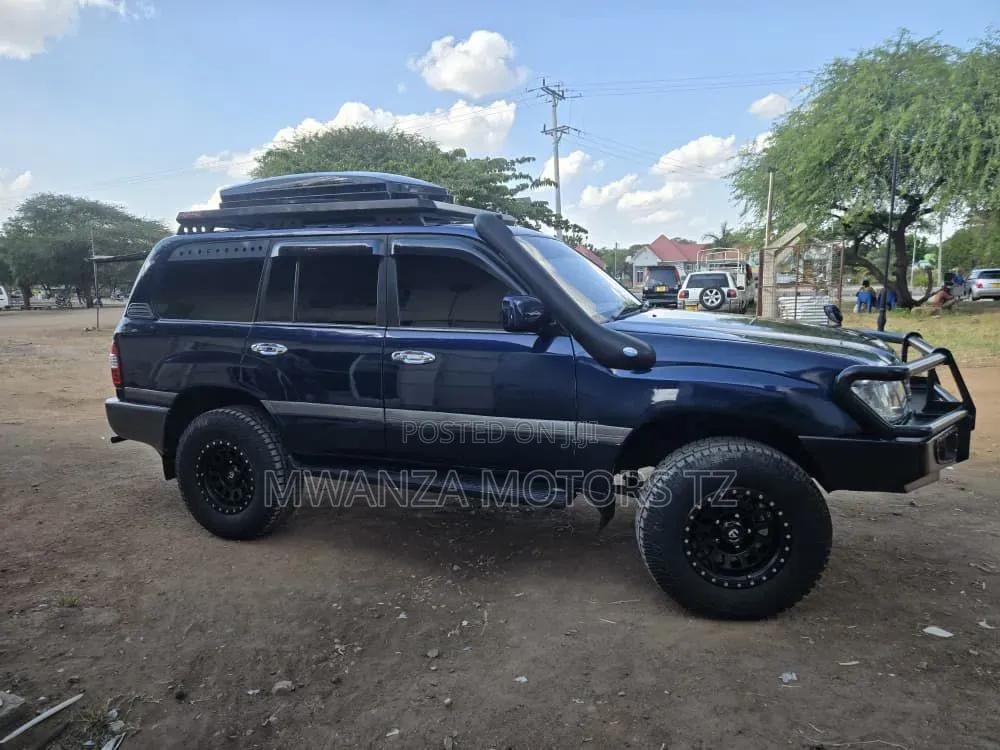 Toyota Land Cruiser 2006 Blue