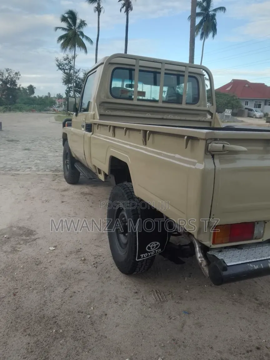 Toyota Land Cruiser 2003 Beige