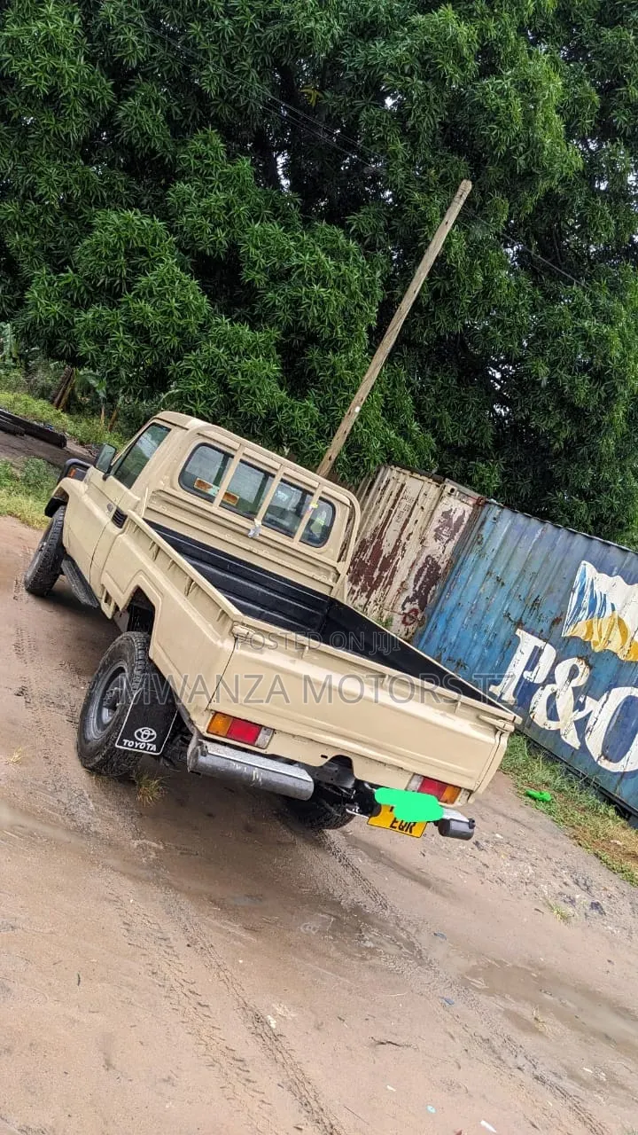 Toyota Land Cruiser 2003 Beige
