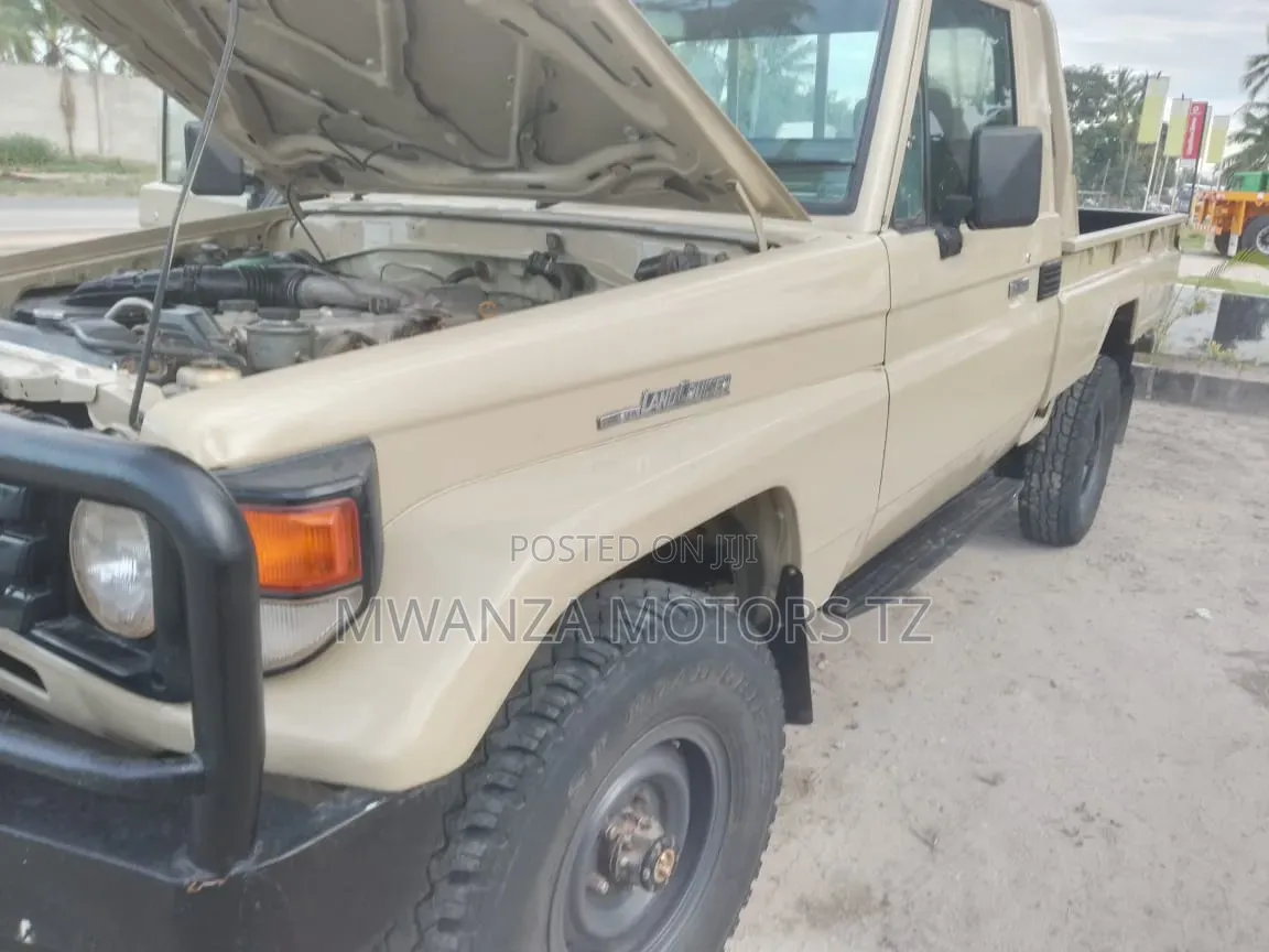Toyota Land Cruiser 2003 Beige