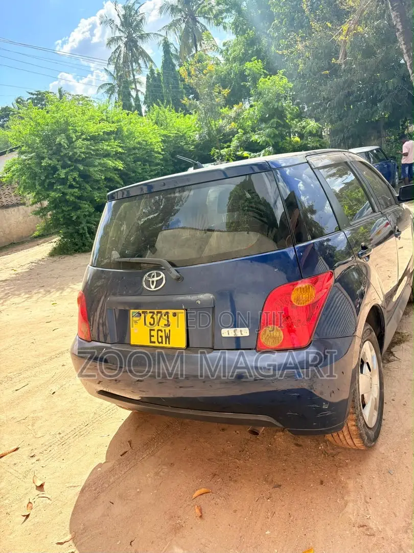 Toyota IST 2006 Blue