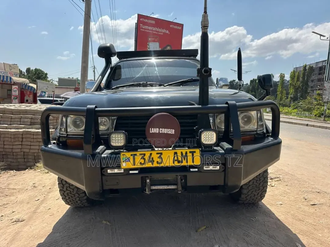 Toyota Land Cruiser 2000 Black
