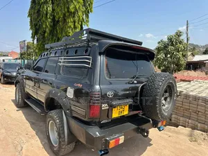 Toyota Land Cruiser 2000 Black