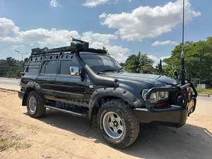 Toyota Land Cruiser 2000 Black