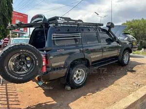 Toyota Land Cruiser 2000 Black
