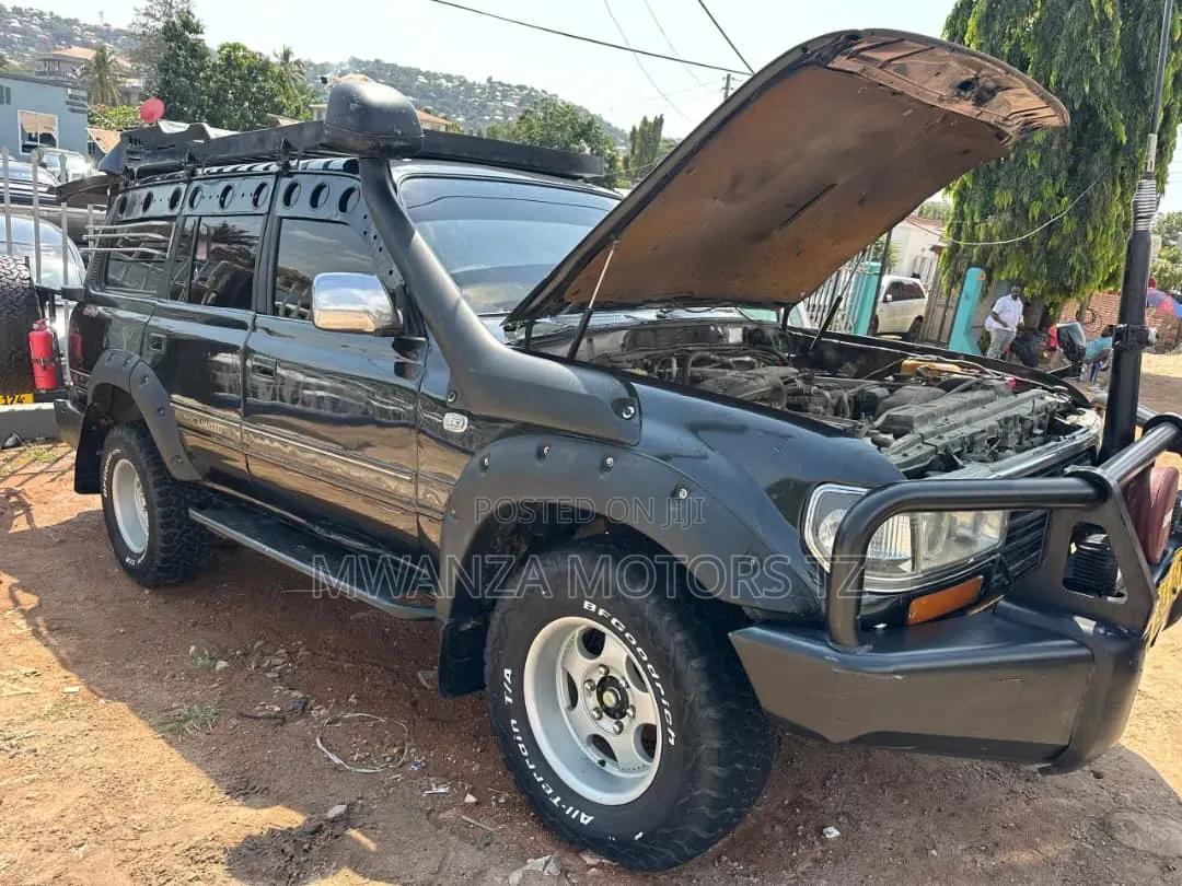 Toyota Land Cruiser 2000 Black