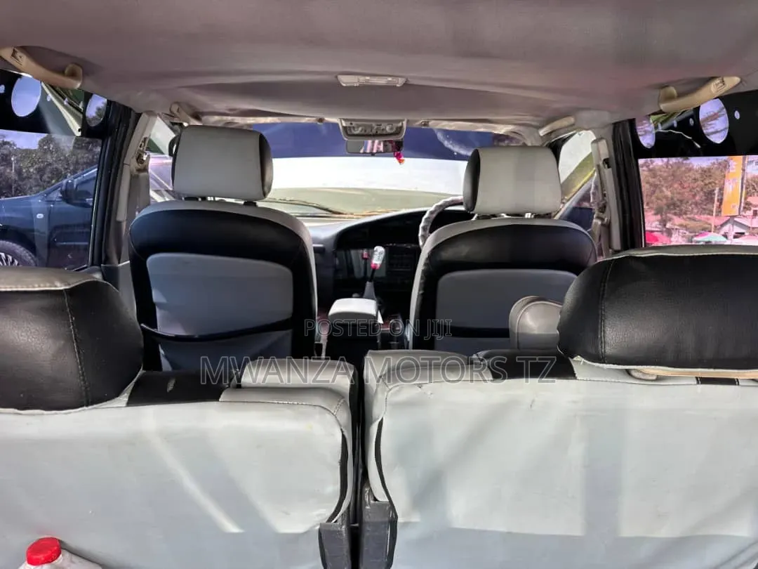 Toyota Land Cruiser 2000 Black