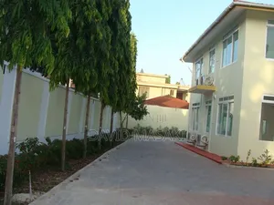 8bdrm House in Office Building, Kinondoni for rent
