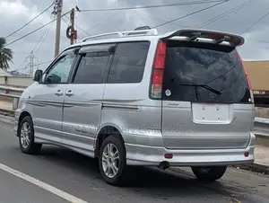 Toyota Noah 2009 Silver