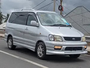 Toyota Noah 2009 Silver