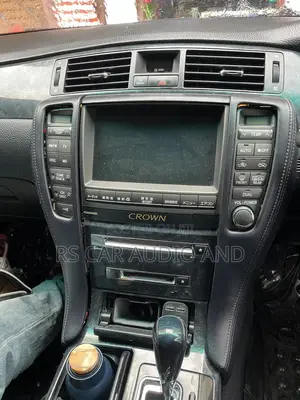 Toyota Crown Tesla Android Radio