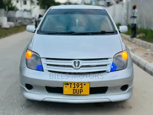 Toyota IST 2005 Silver