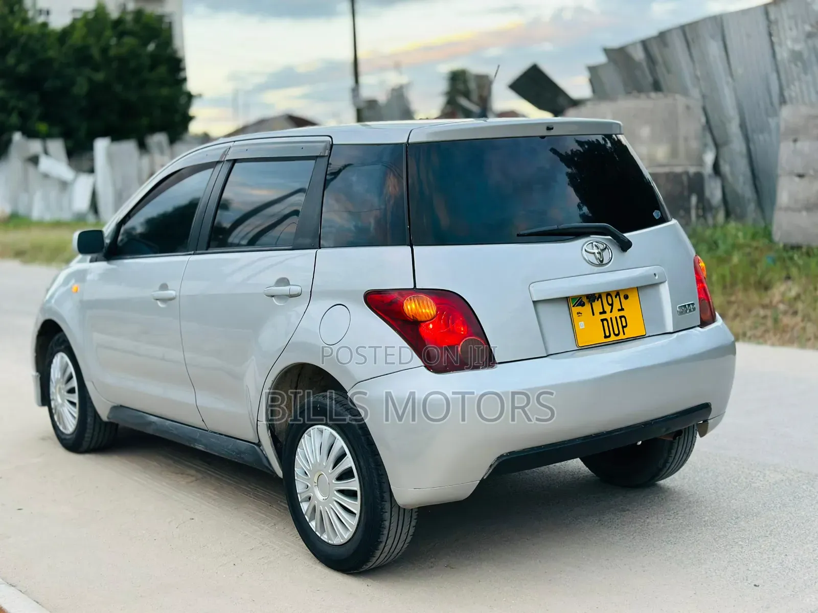 Toyota IST 2005 Silver