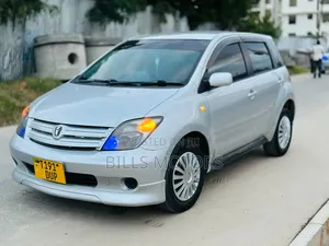 Toyota IST 2005 Silver