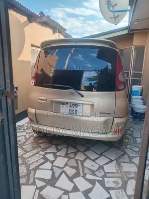 Toyota Fun Cargo 2003 Silver
