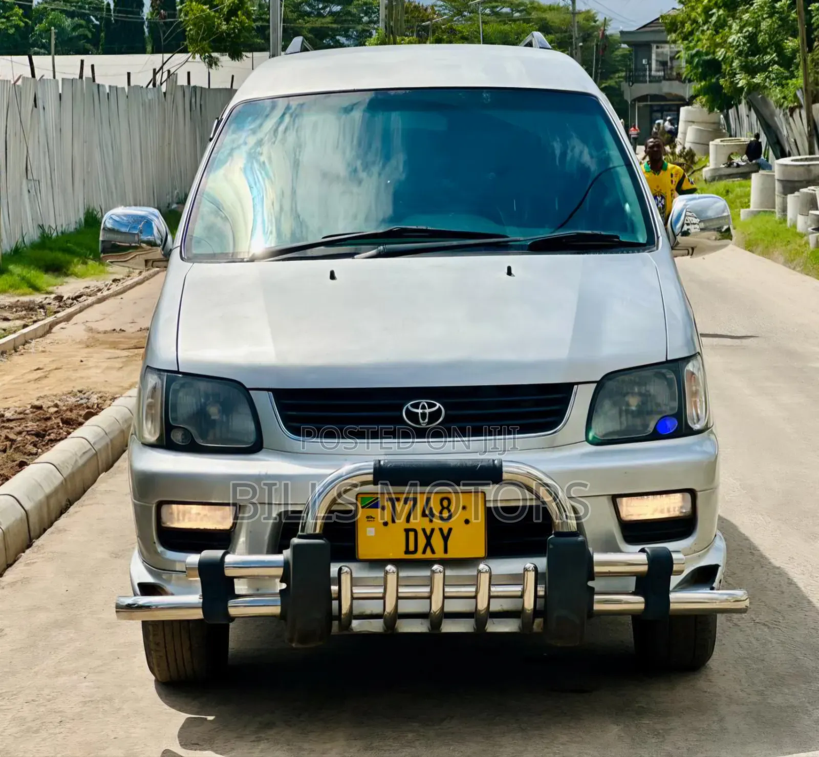 Toyota Noah 2001 Silver