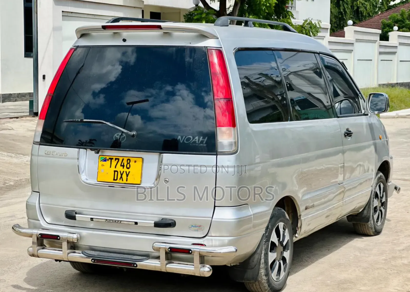 Toyota Noah 2001 Silver