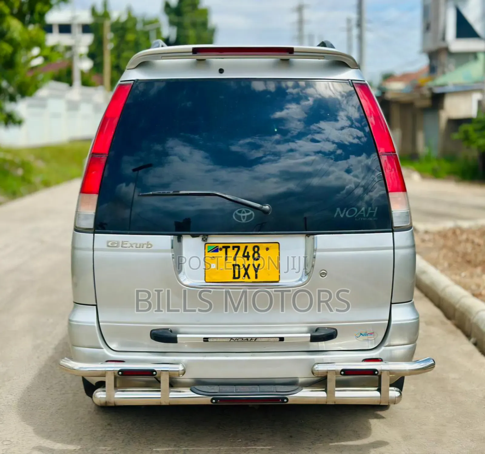 Toyota Noah 2001 Silver