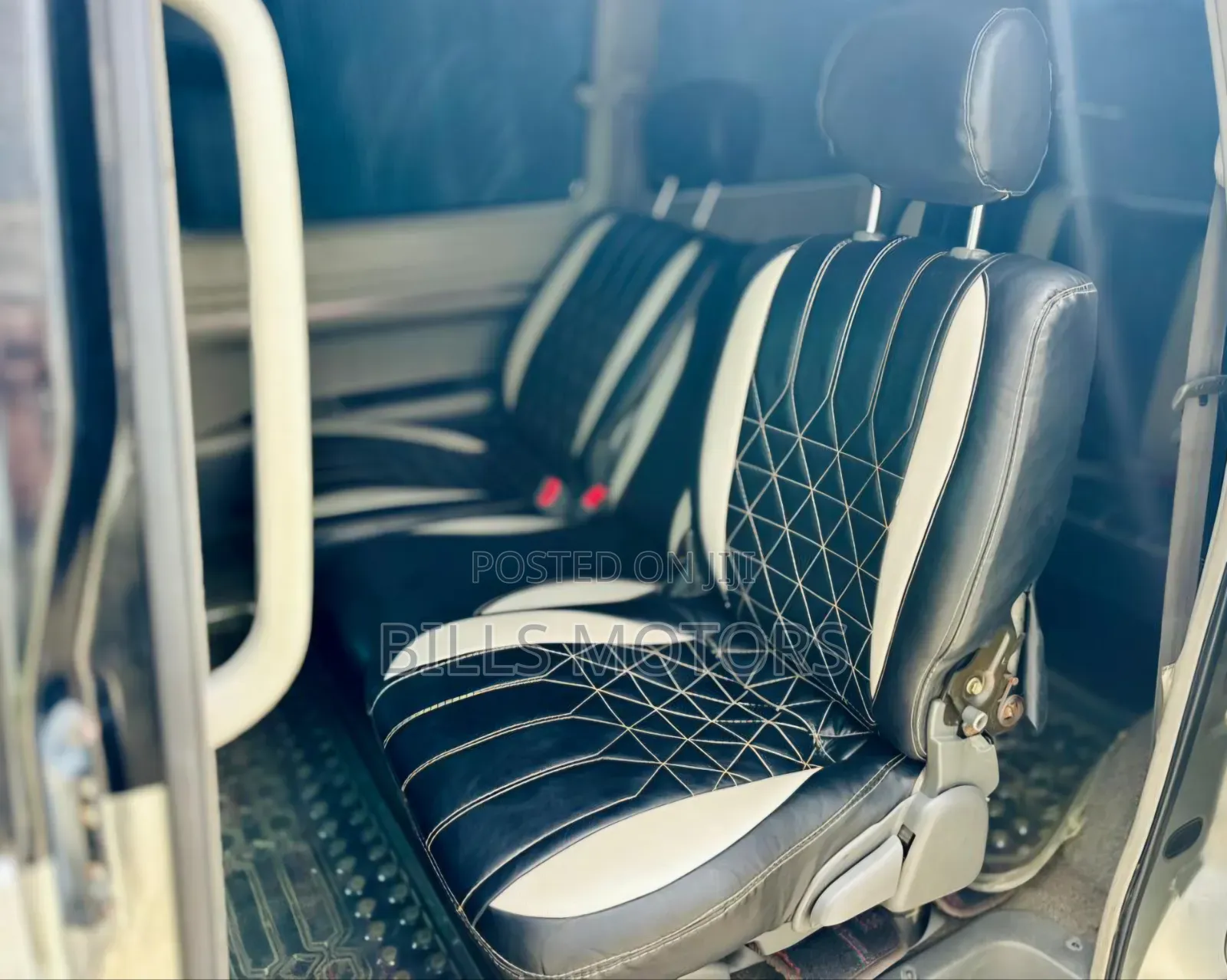 Toyota Noah 2001 Silver