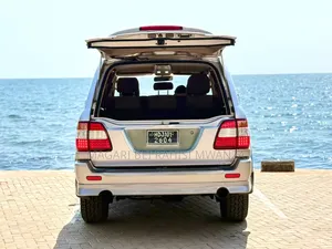 Toyota Land Cruiser 1998 White