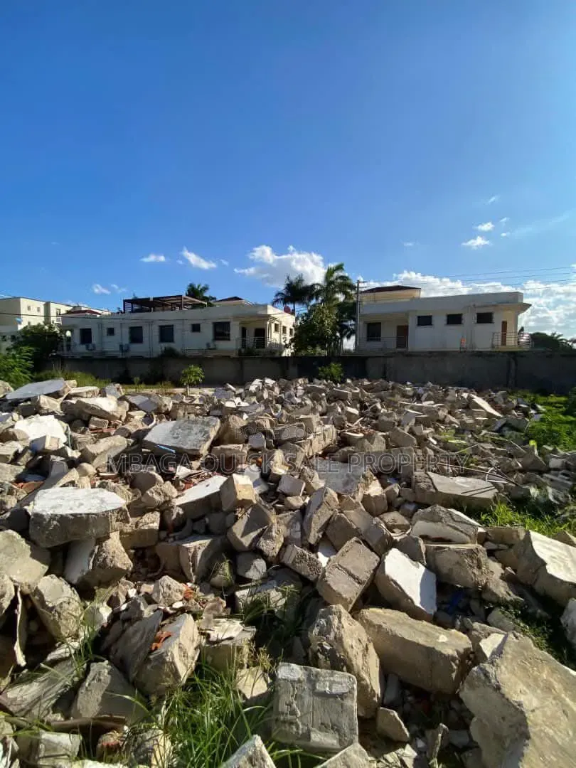Plot Suitable for Apartment for Sale at Oyster Bay