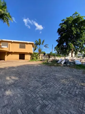 Plot Suitable for Apartment for Sale at Oyster Bay