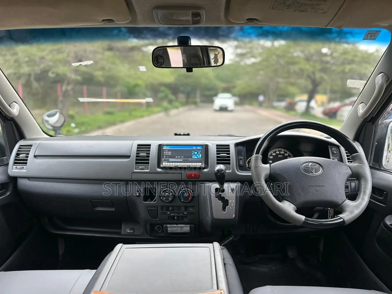 Toyota HiAce 2008 White