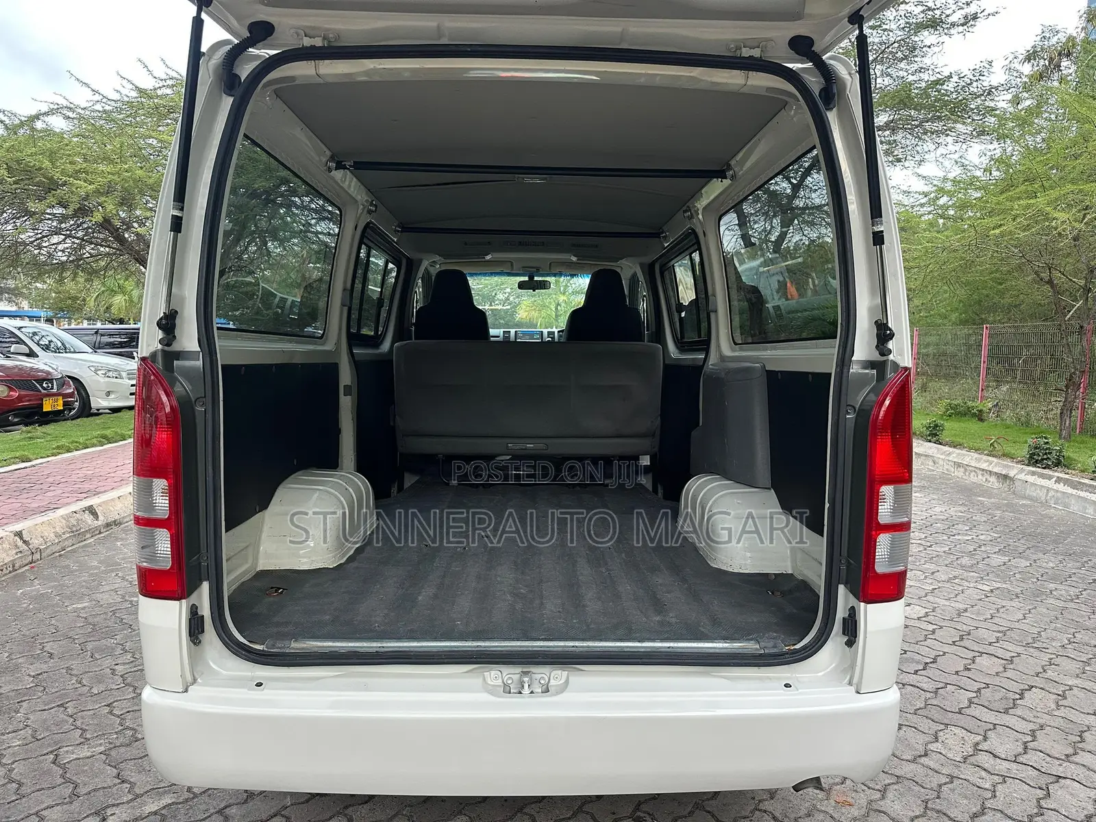 Toyota HiAce 2008 White