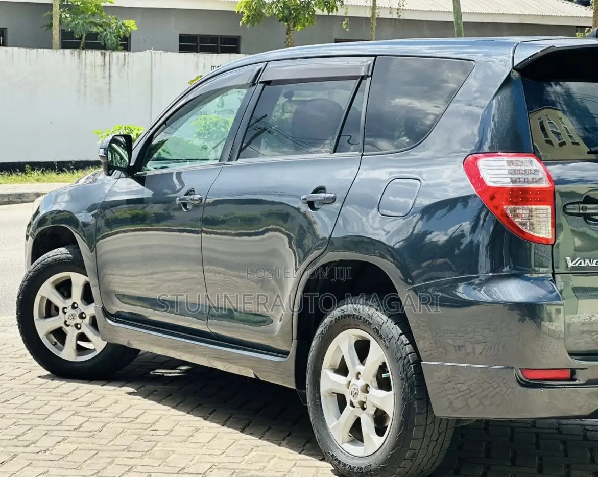 Toyota Vanguard 2009 Gray